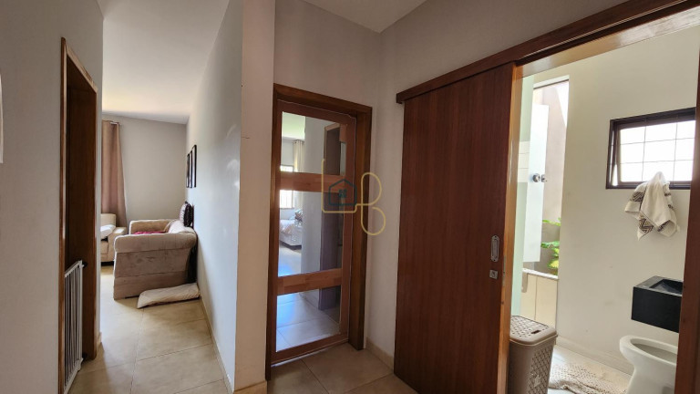 Imagem Casa com 3 Quartos à Venda, 152 m² em Jacutinga - Londrina