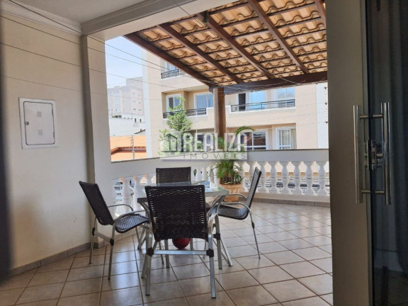 Imagem Casa com 3 Quartos à Venda, 346 m² em Irmãos Soares - Uberaba Imagem Casa com 3 Quartos à Venda, 346 m² em Irmãos Soares - Uberaba
