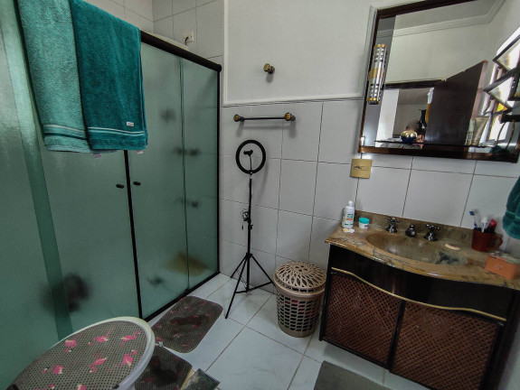 Imagem Casa com 3 Quartos à Venda, 251 m² em Marapé - Santos