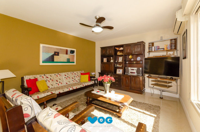 Imagem Casa com 3 Quartos à Venda, 230 m² em Petrópolis - Porto Alegre