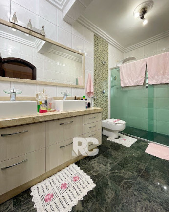 Imagem Casa com 3 Quartos à Venda, 260 m² em Condomínio Arujá 5 - Arujá Imagem Casa com 3 Quartos à Venda, 260 m² em Condomínio Arujá 5 - Arujá
