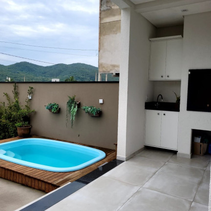 Imagem Sobrado com 3 Quartos à Venda, 185 m² em Rio Pequeno - Camboriú
