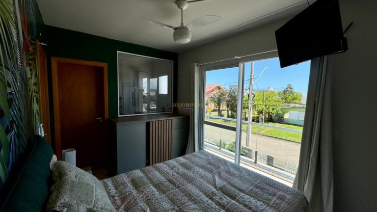 Imagem Imóvel com 3 Quartos à Venda, 130 m² em Centro - Xangri-lá