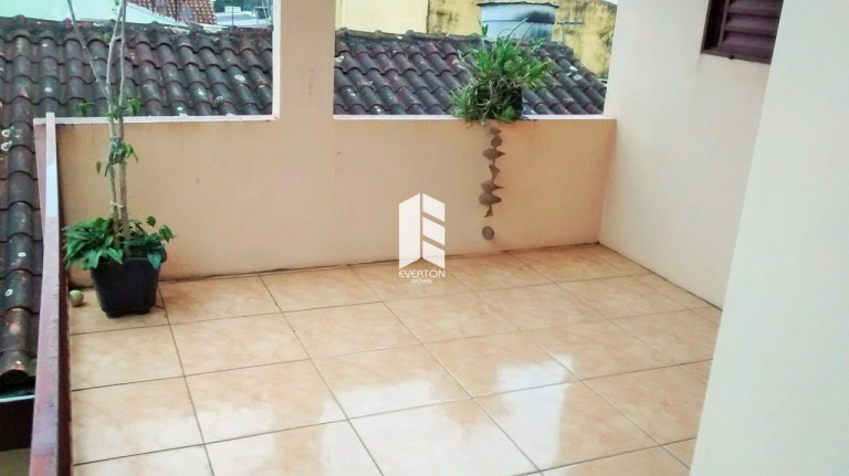 Imagem Casa com 3 Quartos à Venda, 160 m² em Tancredo Neves - Santa Maria