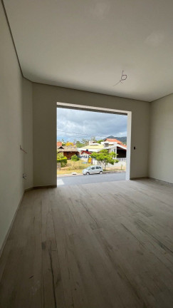 Imagem Sobrado com 3 Quartos à Venda, 225 m² em São João Do Rio Vermelho - Florianópolis