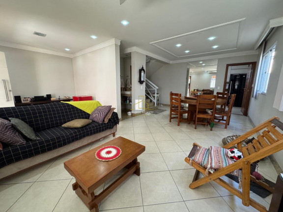 Imagem Casa com 3 Quartos à Venda, 300 m² em Jardim América - Cariacica Imagem Casa com 3 Quartos à Venda, 300 m² em Jardim América - Cariacica