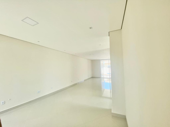 Imagem Imóvel com 3 Quartos à Venda, 250 m² Imagem Imóvel com 3 Quartos à Venda, 250 m²