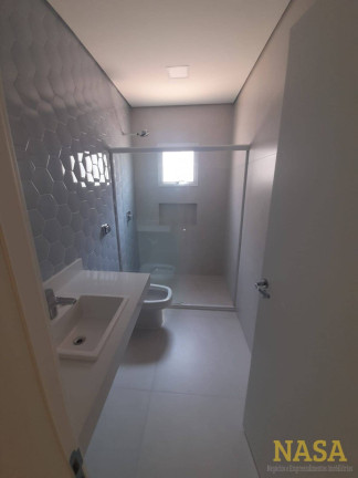 Imagem Casa com 3 Quartos à Venda, 365 m² em Jardim Itália - Cuiabá
