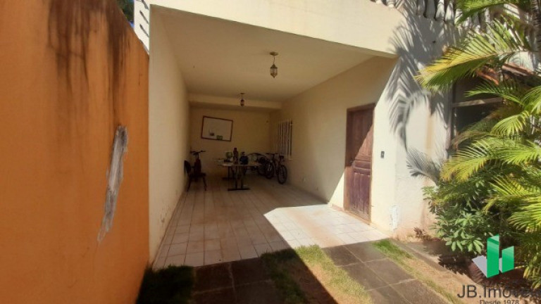Imagem Casa com 3 Quartos à Venda, 140 m² em Melo - Montes Claros Imagem Casa com 3 Quartos à Venda, 140 m² em Melo - Montes Claros
