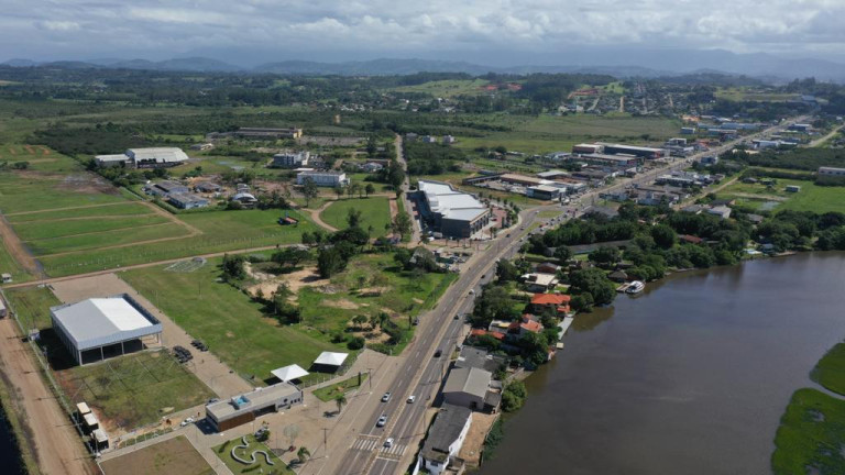 Imagem Terreno à Venda, 10.645 m² em Beira Mar - Torres Imagem Terreno à Venda, 10.645 m² em Beira Mar - Torres