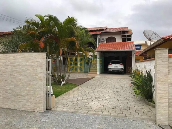 Casa com 5 Quartos à Venda, 165 m² em Centro - Porto Belo
