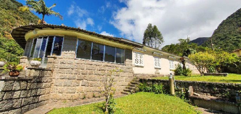 Casa com 4 Quartos à Venda, 354 m² em Granja Guarani - Teresópolis