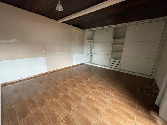 Imagem Casa com 3 Quartos à Venda, 155 m² em Anita Garibaldi - Joinville Imagem Casa com 3 Quartos à Venda, 155 m² em Anita Garibaldi - Joinville