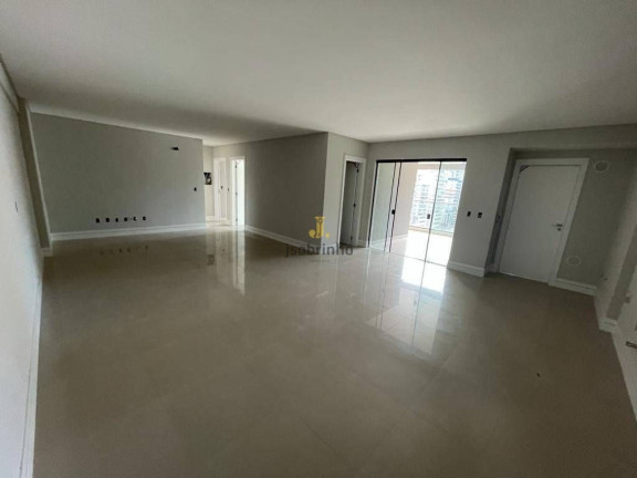 Apartamento com 3 Quartos à Venda, 124 m² em Meia Praia - Itapema