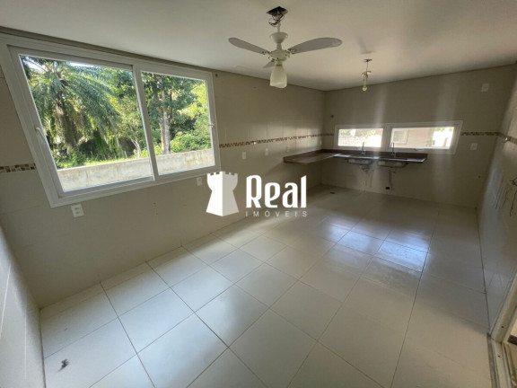 Imagem Casa com 4 Quartos à Venda, 550 m² em Busca Vida - Camaçari Imagem Casa com 4 Quartos à Venda, 550 m² em Busca Vida - Camaçari