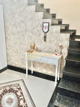Imagem Casa com 3 Quartos à Venda, 205 m² em Vila Curuçá - Santo André