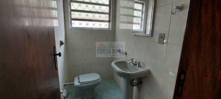 Imagem Casa com 3 Quartos à Venda, 330 m² em Gonzaga - Santos Imagem Casa com 3 Quartos à Venda, 330 m² em Gonzaga - Santos