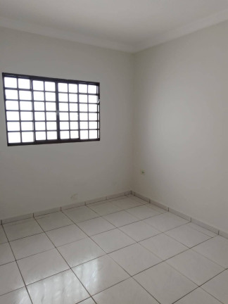Imagem Casa com 3 Quartos para Alugar, em Arapongas Imagem Casa com 3 Quartos para Alugar, em Arapongas
