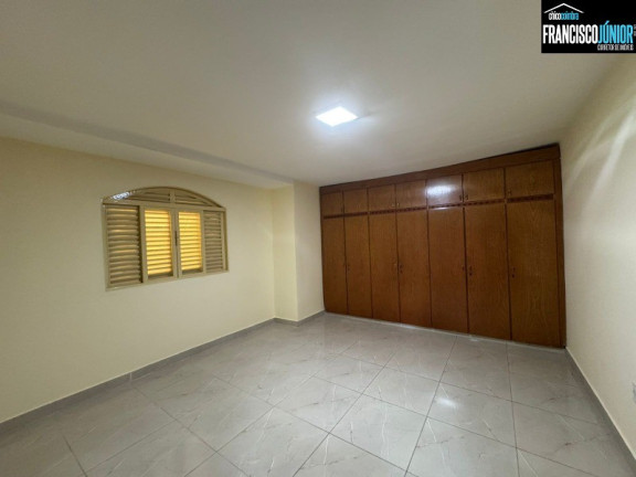 Imagem Casa com 4 Quartos à Venda, 403 m² em Setor Coimbra - Goiânia