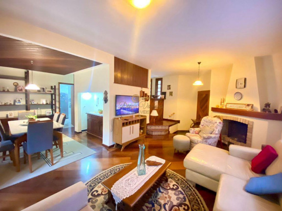 Imagem Casa com 4 Quartos à Venda, 160 m² em Quebra Frascos - Teresópolis Imagem Casa com 4 Quartos à Venda, 160 m² em Quebra Frascos - Teresópolis