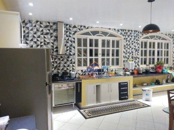 Imagem Casa com 4 Quartos à Venda, 300 m² em Vila  Da Petrobrás - Angra Dos Reis