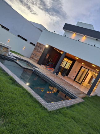Casa com 4 Quartos para Alugar ou Temporada, 352 m² em Cajupiranga - Parnamirim