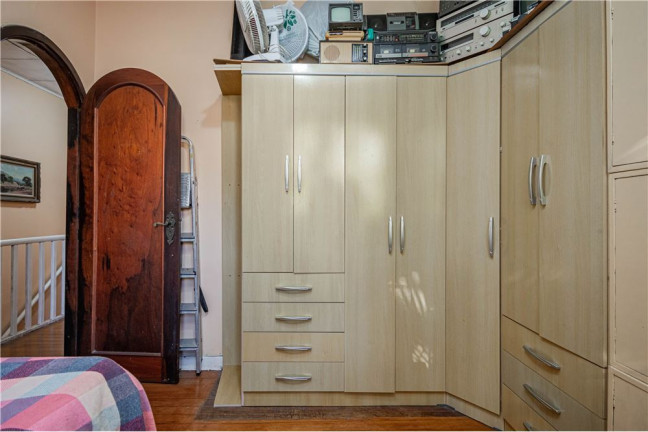 Imagem Casa com 5 Quartos à Venda,  em Petrópolis - Porto Alegre