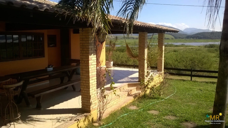 Imagem Casa com 3 Quartos à Venda, 250 m² em Ibitioca - Campos Dos Goytacazes