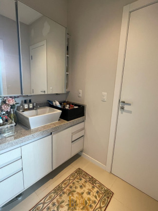 Imagem Apartamento com 3 Quartos à Venda, 133 m² em Centro - Balneário Camboriú Imagem Apartamento com 3 Quartos à Venda, 133 m² em Centro - Balneário Camboriú