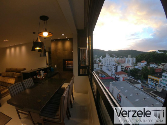 Imagem Apartamento com 2 Quartos à Venda, 77 m² em Centro - Balneário Camboriú Imagem Apartamento com 2 Quartos à Venda, 77 m² em Centro - Balneário Camboriú