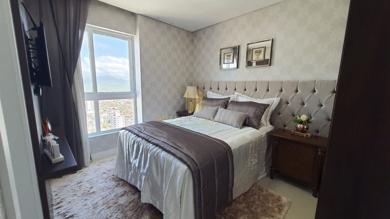 Imagem Apartamento com 3 Quartos à Venda, 130 m² em Centro - Balneário Camboriú Imagem Apartamento com 3 Quartos à Venda, 130 m² em Centro - Balneário Camboriú