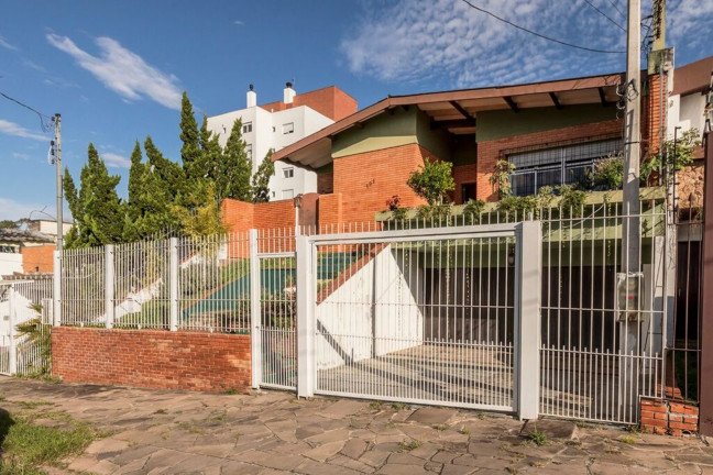 Imagem Imóvel com 4 Quartos à Venda,  em Jardim Itu Sabará - Porto Alegre