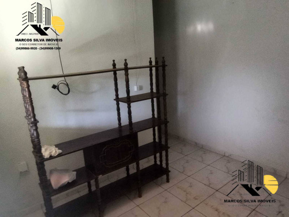Imagem Casa com 3 Quartos à Venda, 300 m² em Segismundo Pereira - Uberlândia