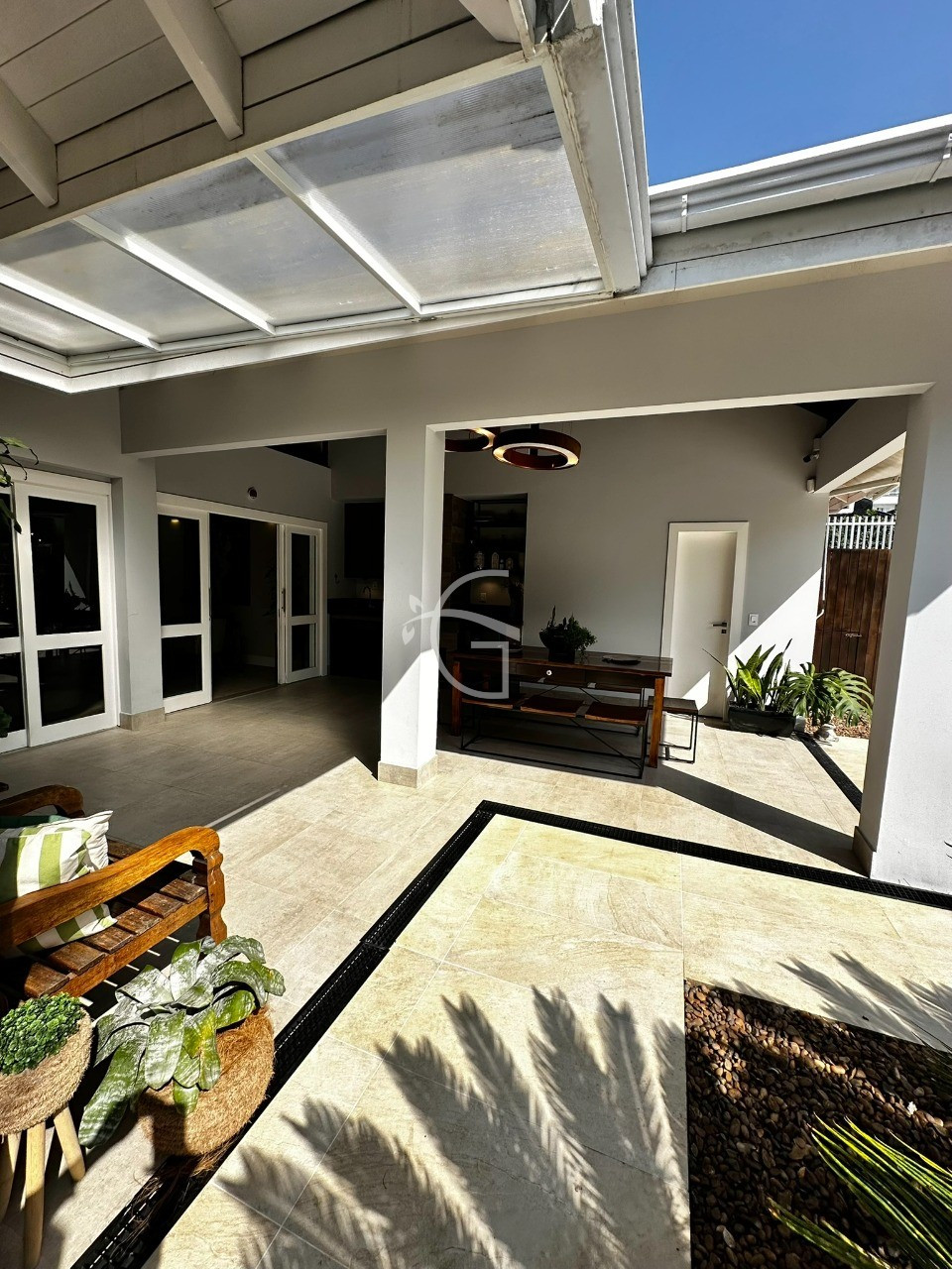 Imagem Casa com 4 Quartos à Venda, 400 m² em Costa E Silva - Joinville Imagem Casa com 4 Quartos à Venda, 400 m² em Costa E Silva - Joinville