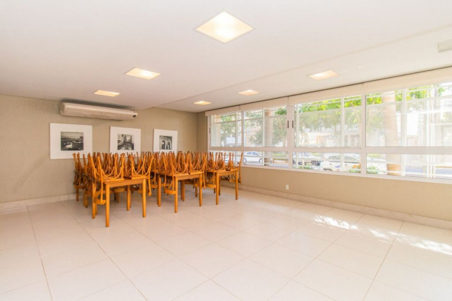 Imagem Imóvel com 3 Quartos à Venda, 102 m² em Menino Deus - Porto Alegre Imagem Imóvel com 3 Quartos à Venda, 102 m² em Menino Deus - Porto Alegre