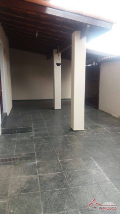 Imagem Casa com 5 Quartos à Venda, em Jardim Santa Maria - Jacareí Imagem Casa com 5 Quartos à Venda, em Jardim Santa Maria - Jacareí