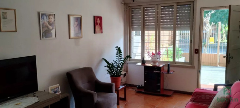 Imagem Casa com 3 Quartos à Venda, 120 m² em Medianeira - Porto Alegre Imagem Casa com 3 Quartos à Venda, 120 m² em Medianeira - Porto Alegre
