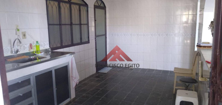 Imagem Casa com 3 Quartos à Venda, 241 m² em Santa Isabel - São Gonçalo Imagem Casa com 3 Quartos à Venda, 241 m² em Santa Isabel - São Gonçalo