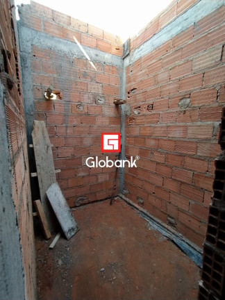 Imagem Casa com 2 Quartos à Venda, 93 m² em Alto Floresta - Montes Claros