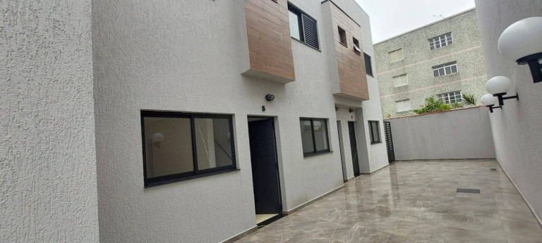 Sobrado com 2 Quartos à Venda, 90 m² em Vila Anhanguera - Mongaguá