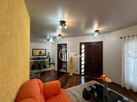 Imagem Casa com 7 Quartos à Venda, 450 m² em Boa Vista - Ponta Grossa Imagem Casa com 7 Quartos à Venda, 450 m² em Boa Vista - Ponta Grossa