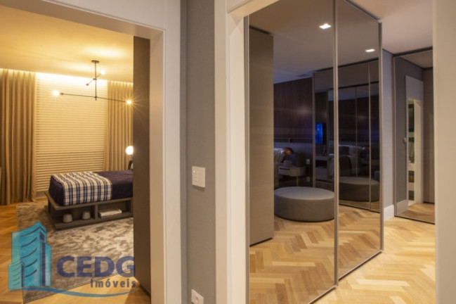 Imagem Apartamento com 3 Quartos à Venda, 230 m² em Cabral - Curitiba