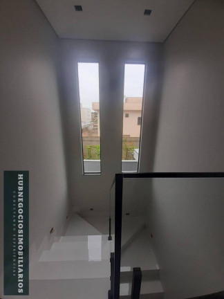 Imagem Casa com 4 Quartos à Venda, 240 m² Imagem Casa com 4 Quartos à Venda, 240 m²