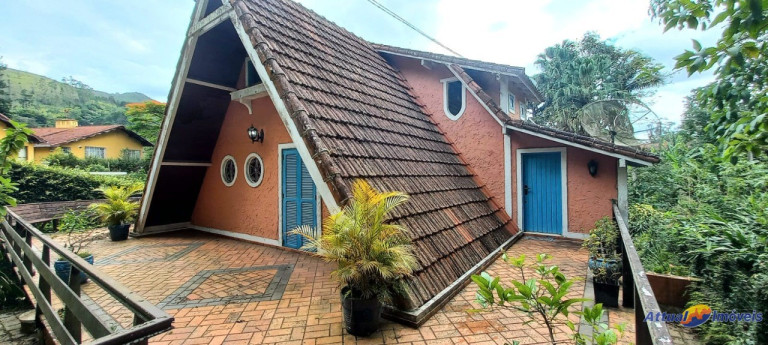 Imagem Casa com 4 Quartos à Venda, 230 m² em Albuquerque - Teresópolis Imagem Casa com 4 Quartos à Venda, 230 m² em Albuquerque - Teresópolis