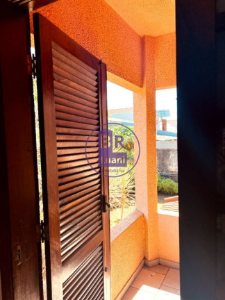 Imagem Sobrado com 6 Quartos para Alugar, 590 m² em Lima Azevedo - Londrina