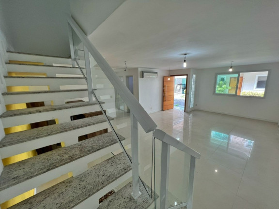 Imagem Casa de Condomínio com 4 Quartos à Venda, 160 m² em São Francisco - Niterói Imagem Casa de Condomínio com 4 Quartos à Venda, 160 m² em São Francisco - Niterói