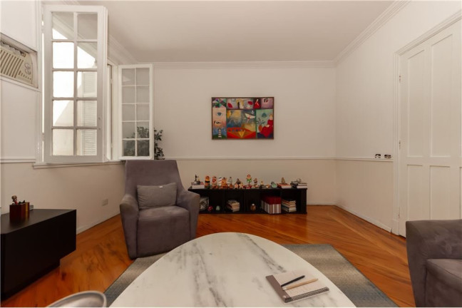 Imagem Casa com 6 Quartos à Venda, 220 m² em Jardim Paulista - São Paulo Imagem Casa com 6 Quartos à Venda, 220 m² em Jardim Paulista - São Paulo