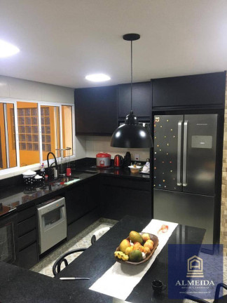 Imagem Casa com 3 Quartos à Venda, 290 m² em Campo Limpo - São Paulo Imagem Casa com 3 Quartos à Venda, 290 m² em Campo Limpo - São Paulo