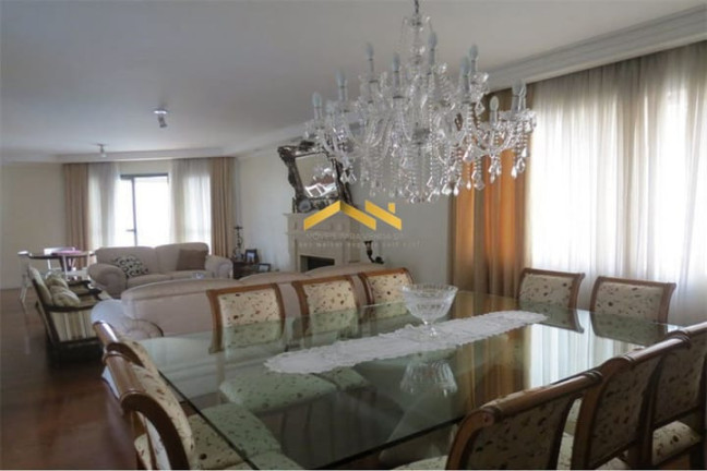 Apartamento com 3 Quartos à Venda, 200 m² em Moema - São Paulo