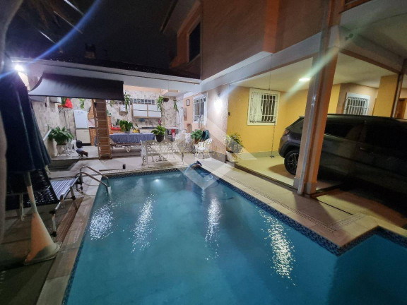 Casa com 4 Quartos à Venda, 180 m² em Piratininga - Niterói